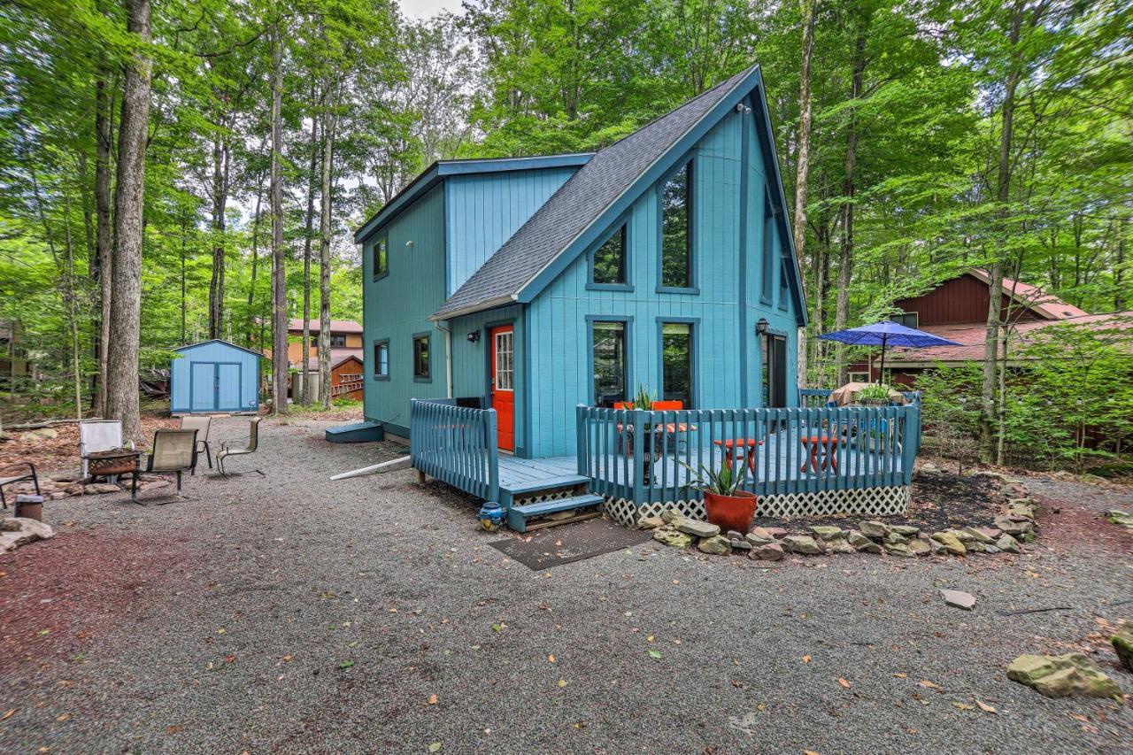 Colorful Pocono With Deck And Fire Pit * Pocono Lake